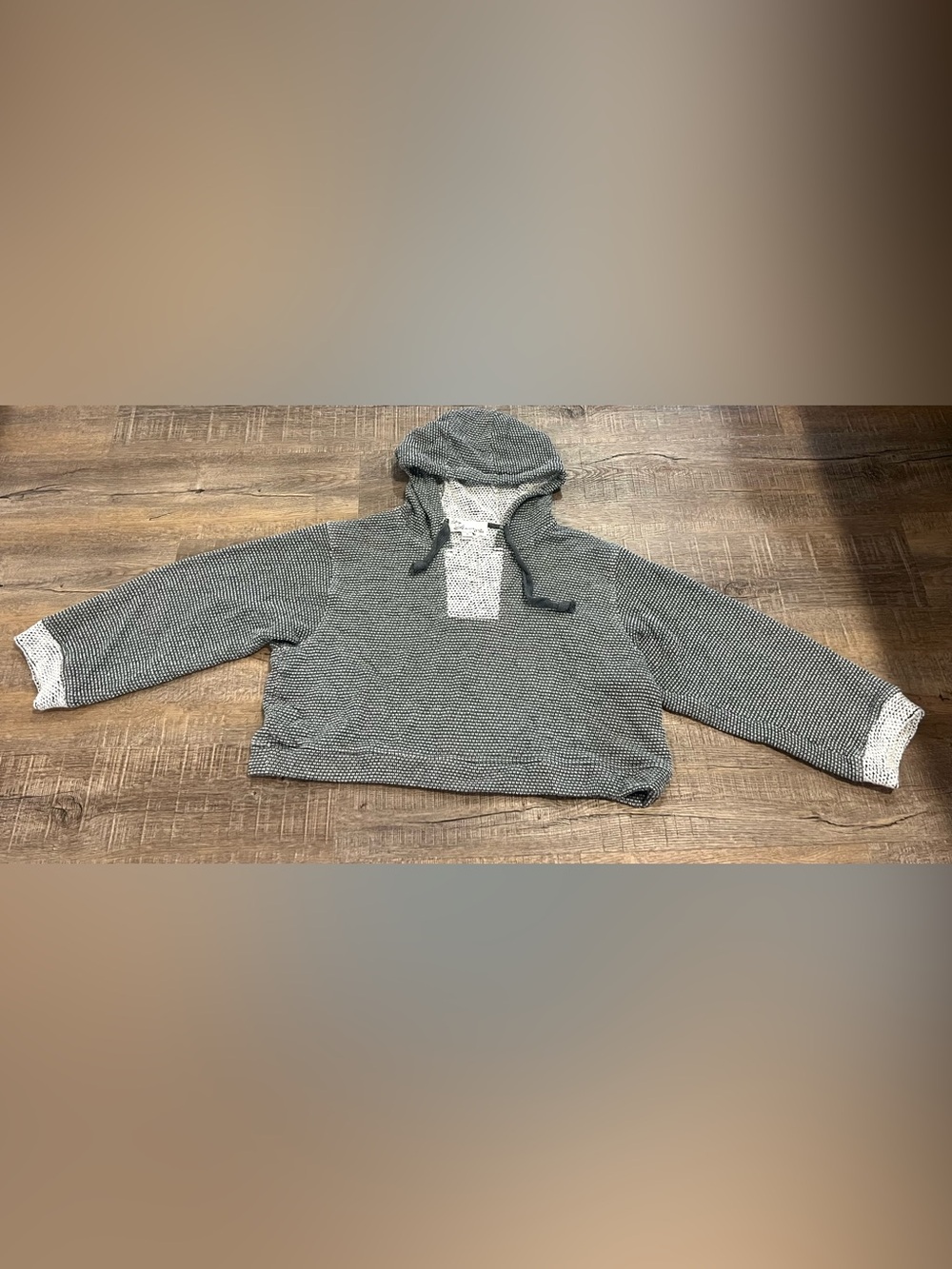 Vintage Havana Gray and White Hooded Pullover cropped Sweatshirt